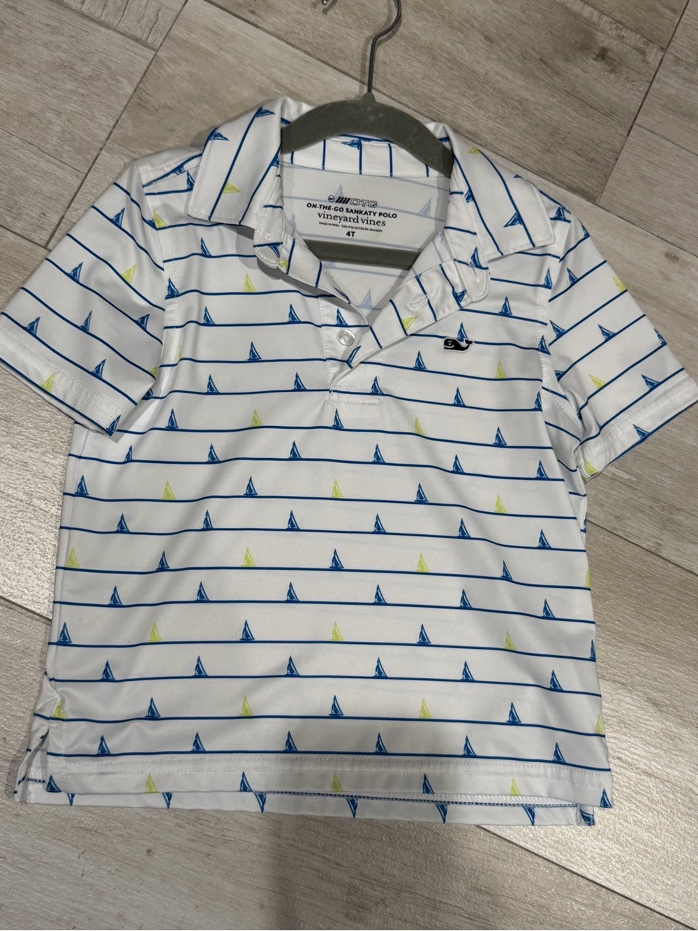 Vineyard Vines White Striped Sailboat performance Polo with Blue Shorts size 4T - Picture 2 of 11
